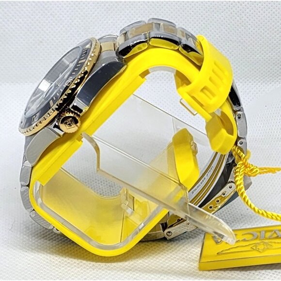 Invicta Pro Diver Men’s 40mm Stainless Steel Quartz Watch | Blue Dial, 200m - Picture 7 of 16